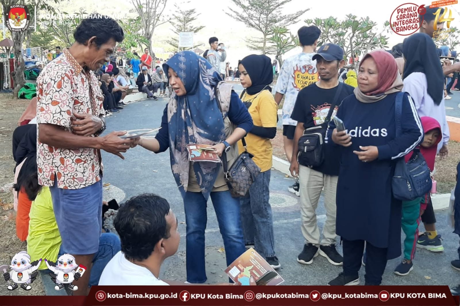 Sosialisasi di Car Free Day Taman Amahami Kota Bima